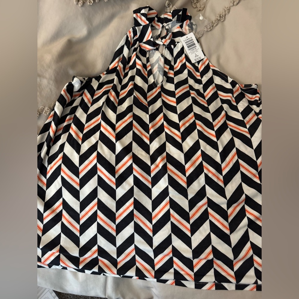 Torrid size 2 brand new with tags keyhole tank